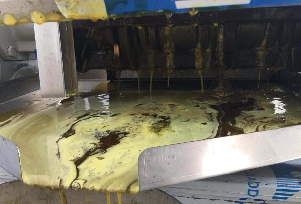 榨油機(jī)榨花生油、菜籽油過程